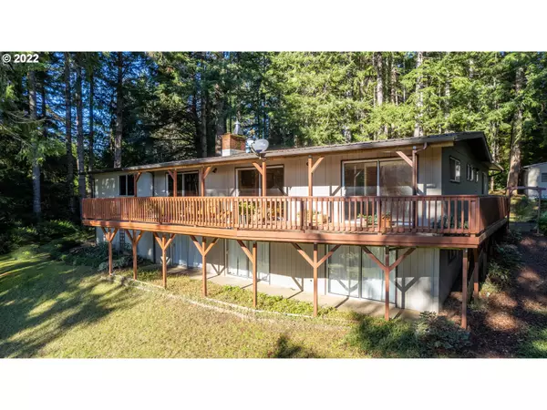 68227 RAVINE RD, North Bend, OR 97459