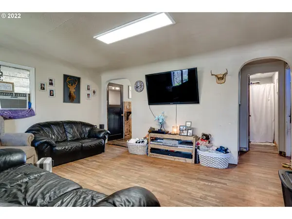 192 40TH ST, Springfield, OR 97478