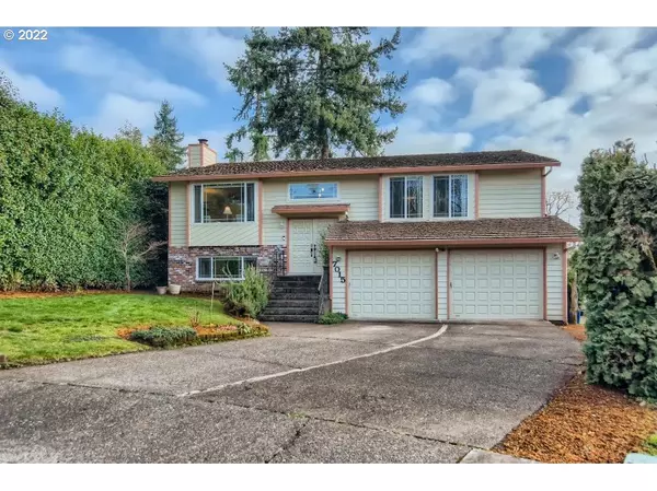 7015 DEBBIE CT, Gladstone, OR 97027