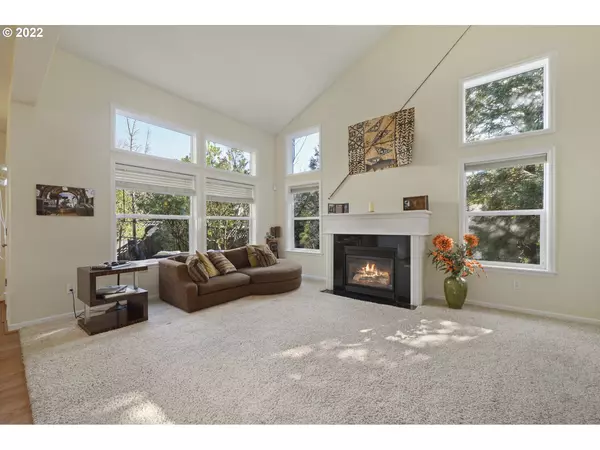 Lake Oswego, OR 97035,20 SUMMIT RIDGE CT