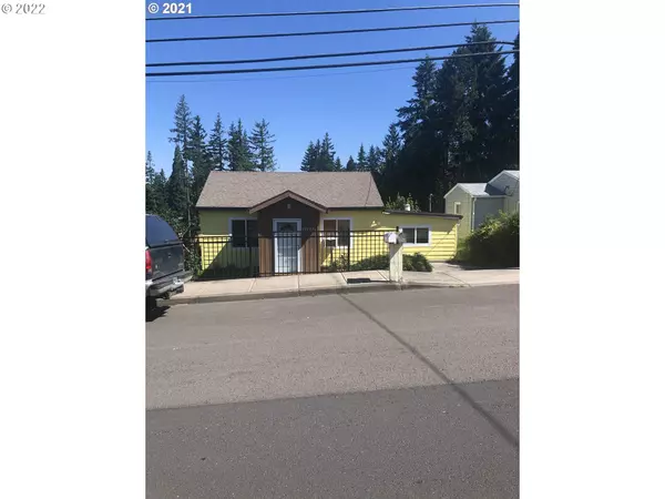 Sandy, OR 97055,17242 HOFFMAN AVE