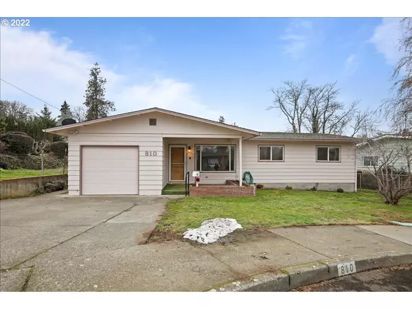 810 W 15TH, The Dalles, OR 97058