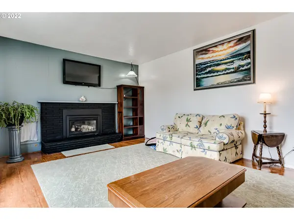 Springfield, OR 97477,345 MANSFIELD ST