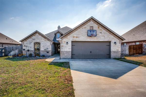 2504 Goodnight Trail, Sanger, TX 76266