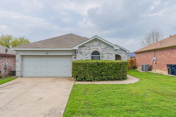 4824 Boothbay Way, Fort Worth, TX 76179