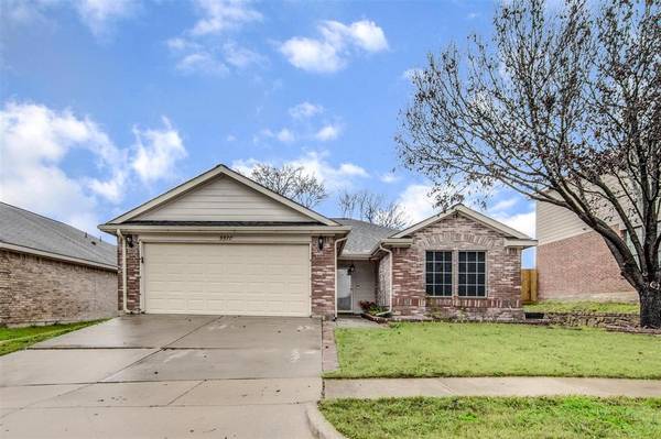 5577 Spring Ridge Drive, Watauga, TX 76137