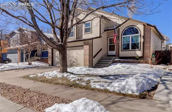 Colorado Springs, CO 80923,5826 Santana DR