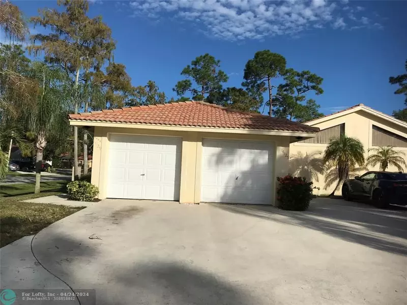 14125 Lily Court, Wellington, FL 33414