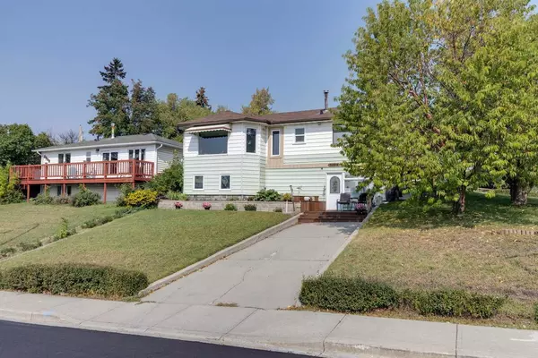 Calgary, AB T3B 1G5,5204 Montalban AVE NW