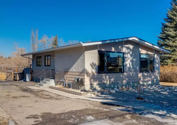 Calgary, AB T3B 2B9,6612 Bow CRES NW