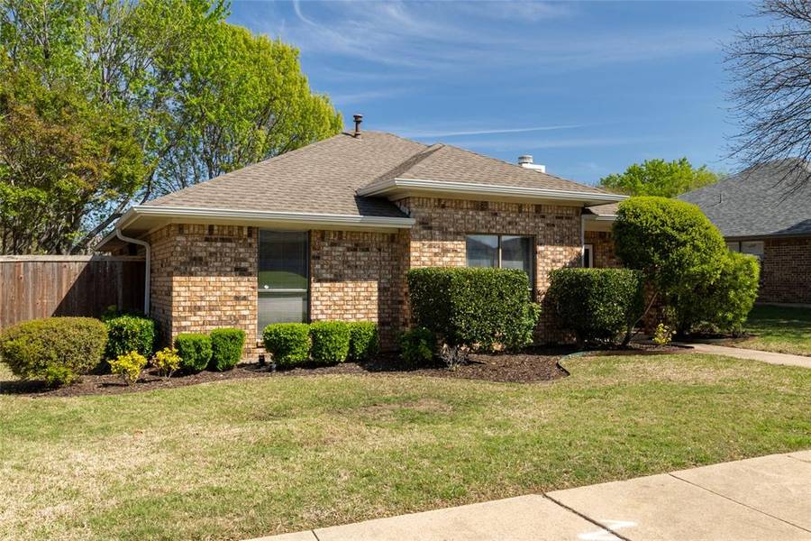 805 Azalia Drive, Lewisville, TX 75067