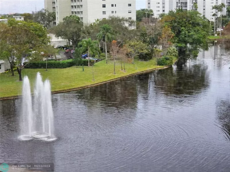 2334 S Cypress Bend Dr  #607, Pompano Beach, FL 33069