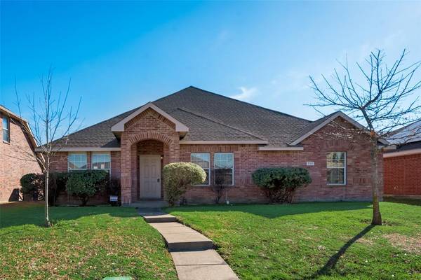 717 Locustberry Drive, Red Oak, TX 75154