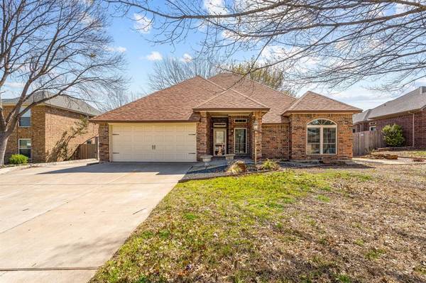 116 NE Mcalister Road, Burleson, TX 76028