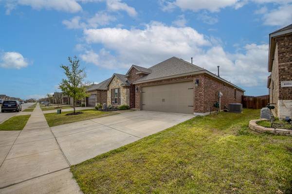 10816 Aledo Lane, Aubrey, TX 76227