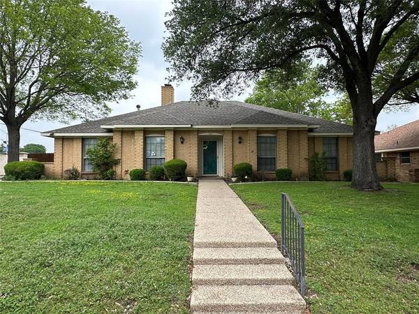 1401 Woodoak Drive, Richardson, TX 75082