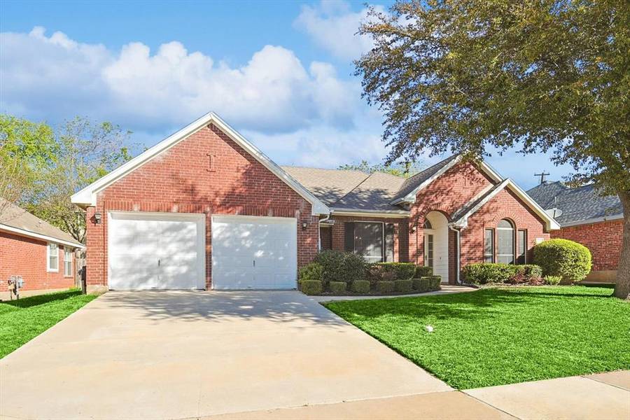 1935 Perry Drive, Mansfield, TX 76063