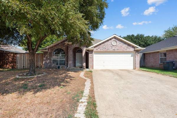 112 Loda Court, Grand Prairie, TX 75050