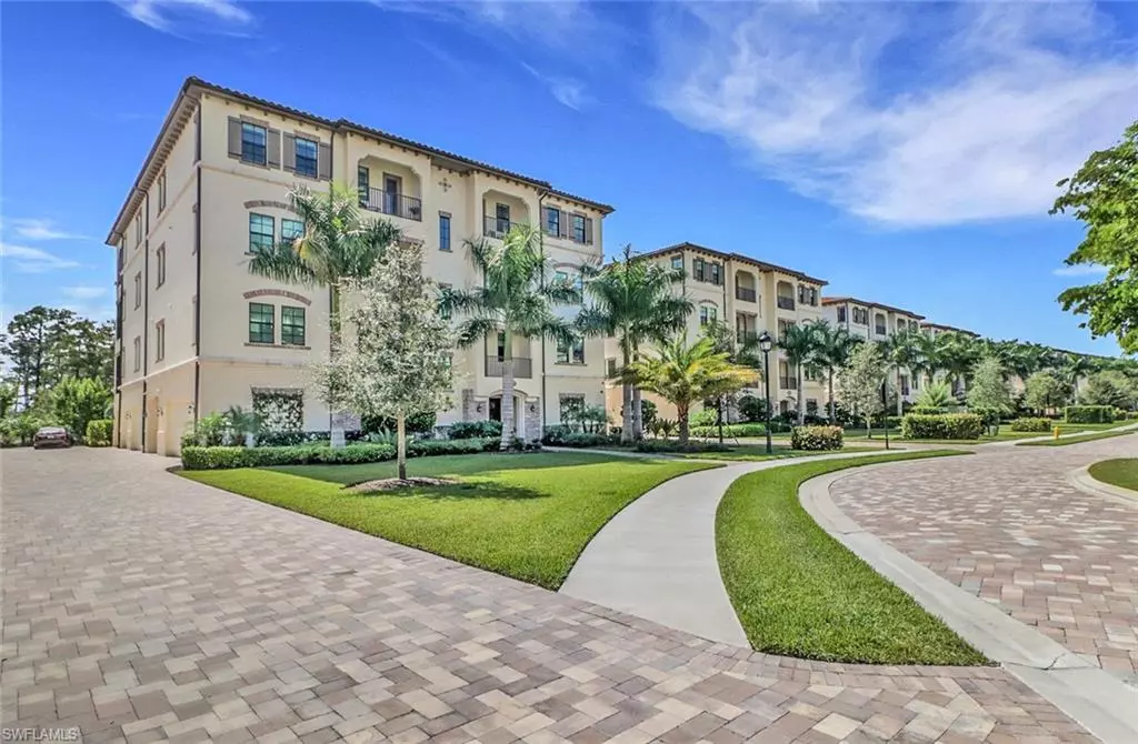 Naples, FL 34110,16360 Viansa WAY 8-302