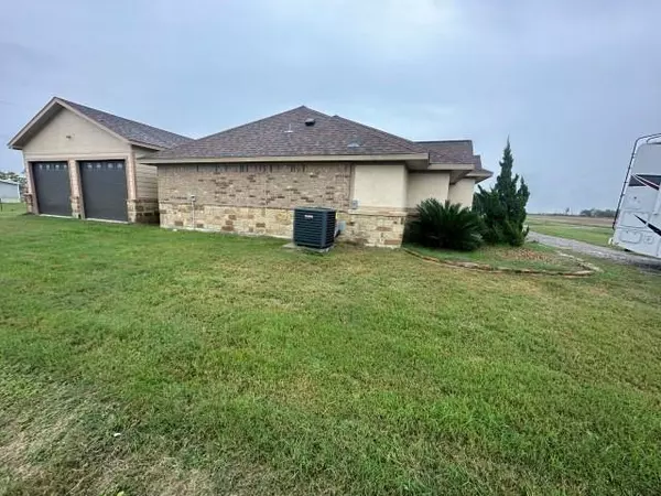 Tivoli, TX 77990,120 Layton Lane