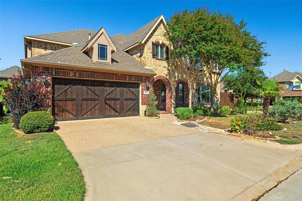 203 Ridgewood Drive,  Euless,  TX 76039