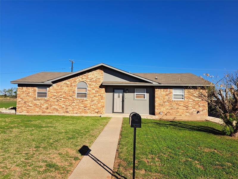 1217 Town Creek Drive, Sweetwater, TX 79556