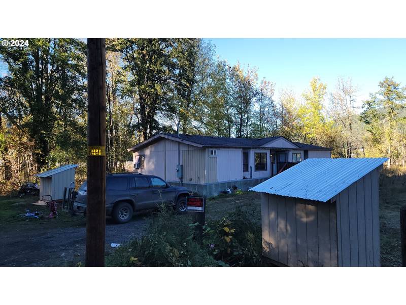 335 RED HILL RD, Glendale, OR 97442