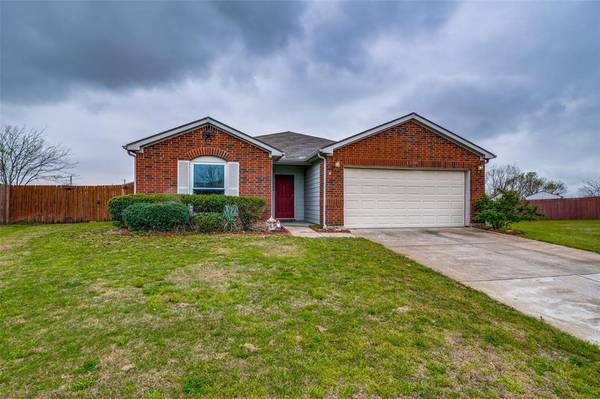 1208 Feather Crest Drive, Krum, TX 76249