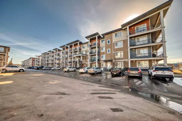 Calgary, AB T2X 4M9,30 Walgrove WALK SE #211