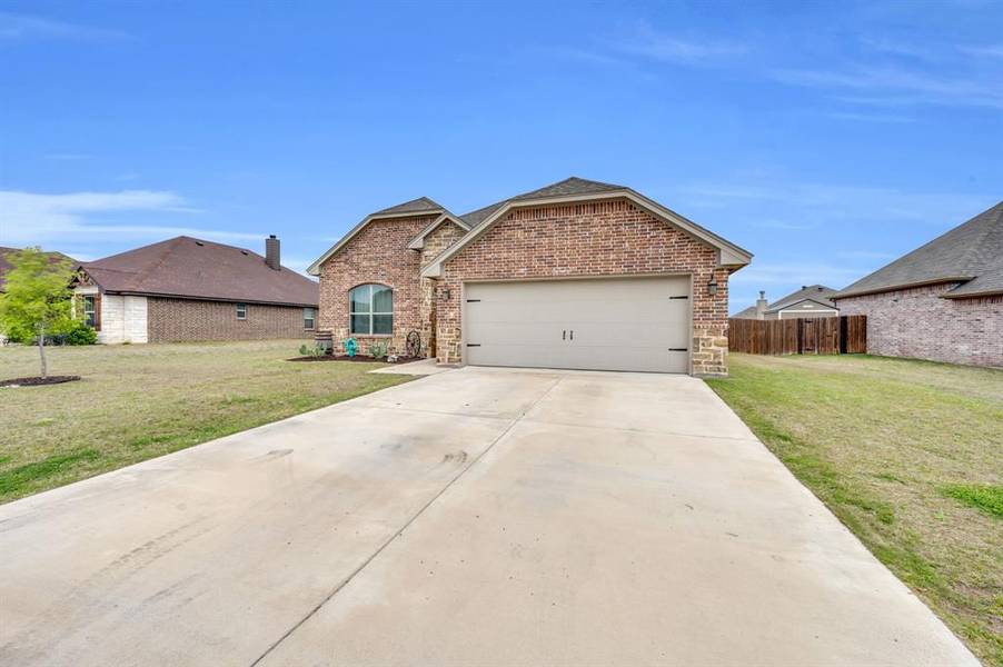 212 Mckittrick Lane, Godley, TX 76044