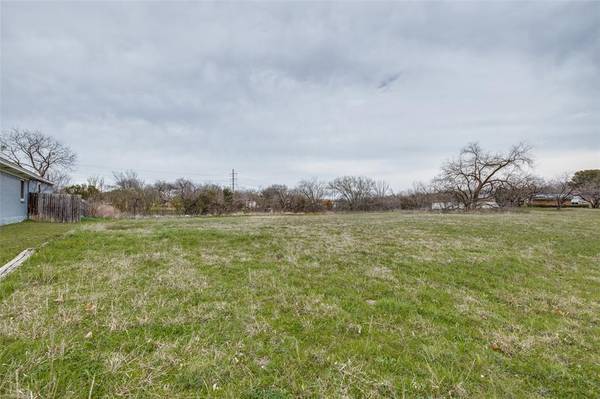 3249 Lookout Drive, Forest Hill, TX 76140