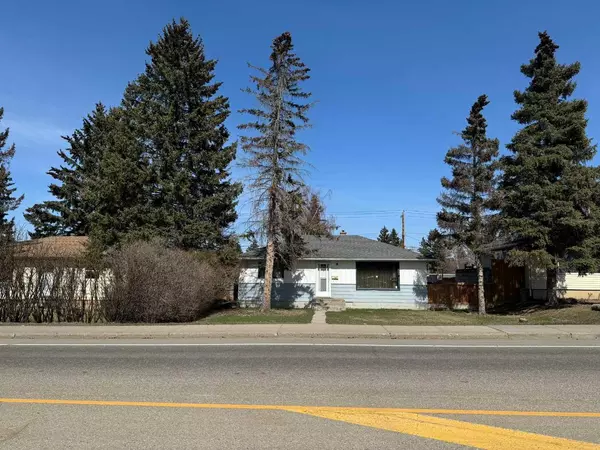 Calgary, AB T3B 0H7,8520 Bowness RD NW