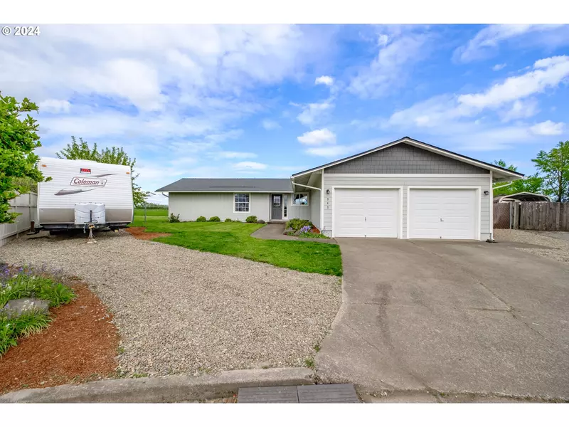 945 HEATHER TURN, Harrisburg, OR 97446