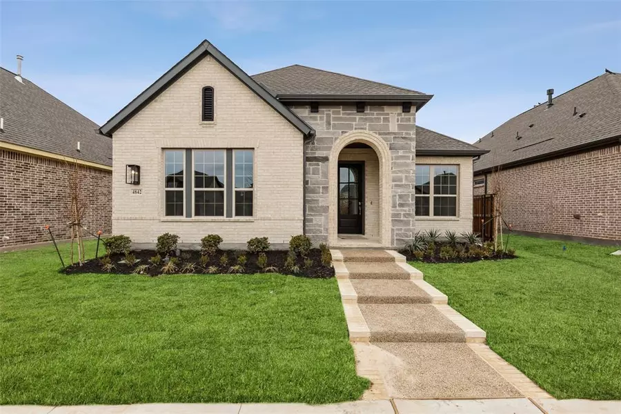 4842 Cypress Thorn Drive, Arlington, TX 76005