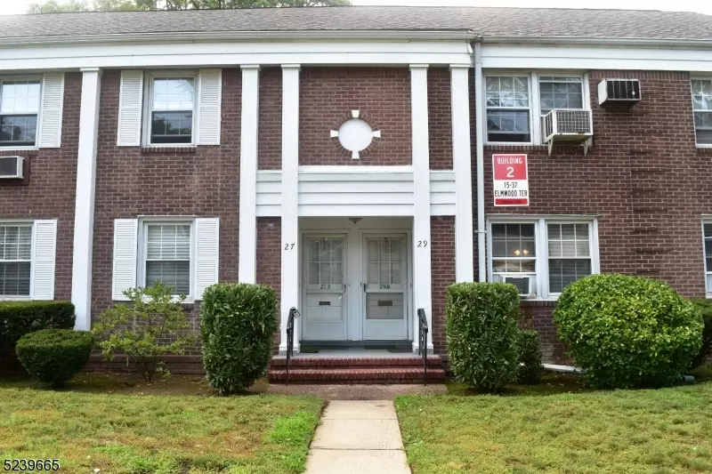 27 Elmwood Ter #B, Elmwood Park Boro, NJ 07407