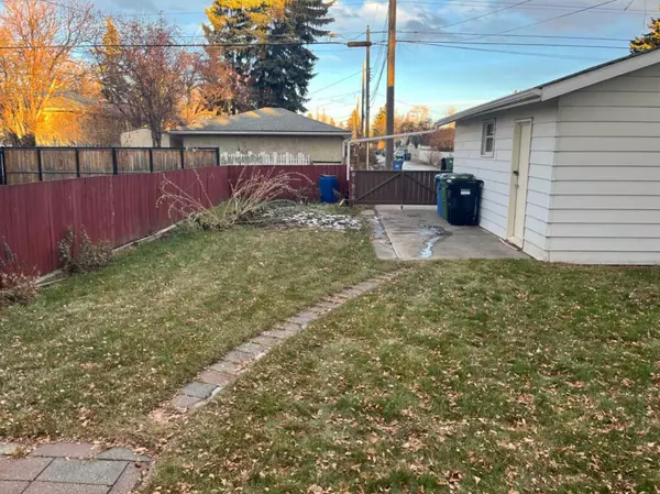 Calgary, AB T2E 4V7,1036 18 ST NE