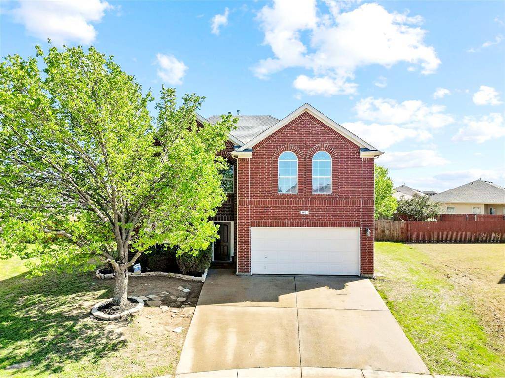 9621 Flowering Spring Trail, Fort Worth, TX 76036