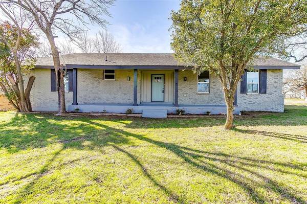 202 E 4th Street,  Joshua,  TX 76058