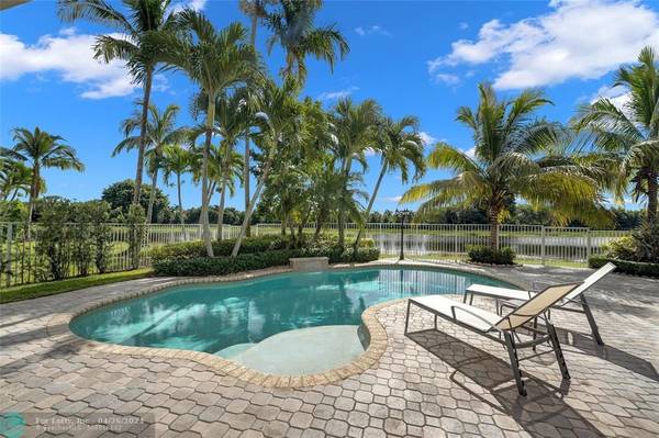 713 Nandina Dr, Weston, FL 33327