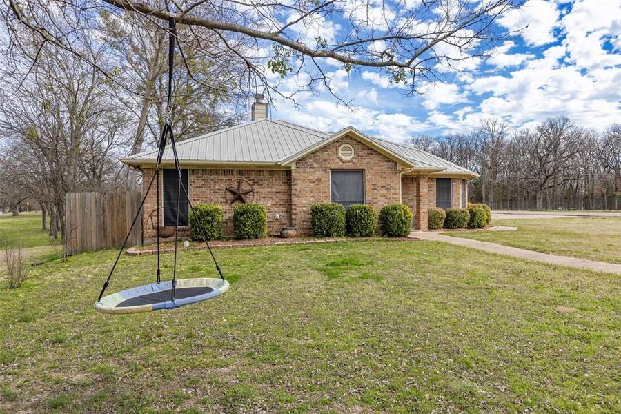 137 Curtis Lane, Quinlan, TX 75474