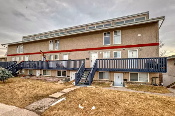 Calgary, AB T2E2Y3,3726 Centre ST NE #6