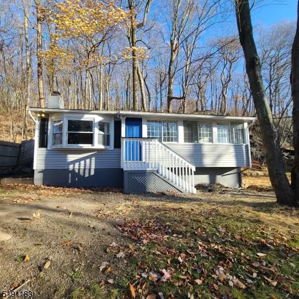 8 Cliffside Ter, Vernon Twp., NJ 07461