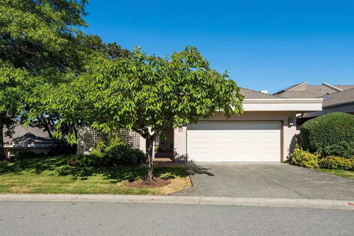 Saanich, BC V8X 5E7,4318 Emily Carr Dr #42