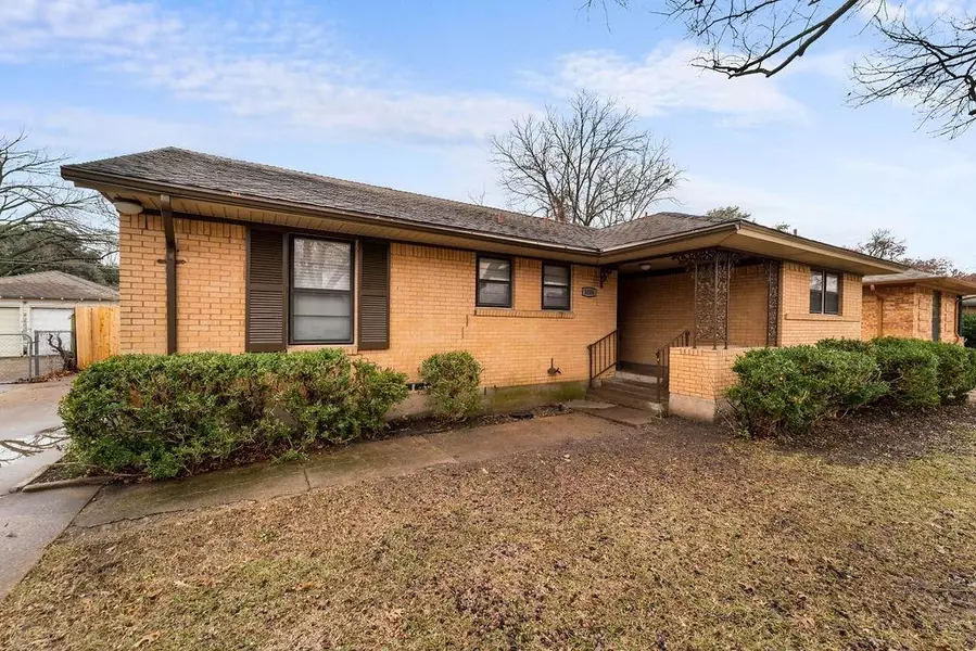 3006 San Medina Avenue, Dallas, TX 75228