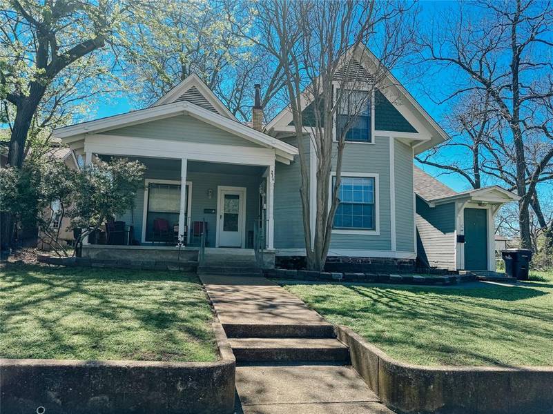 224 W Hull Street, Denison, TX 75020