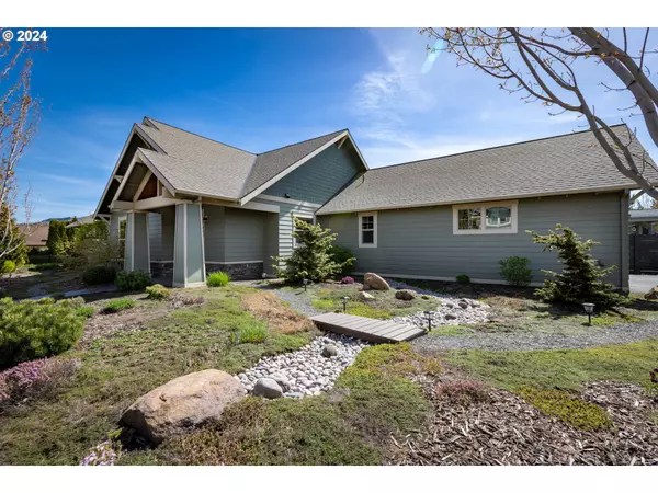 Hood River, OR 97031,905 ROBERTS DR