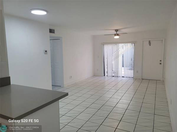 Coral Springs, FL 33065,10982 Royal Palm Blvd  #10982