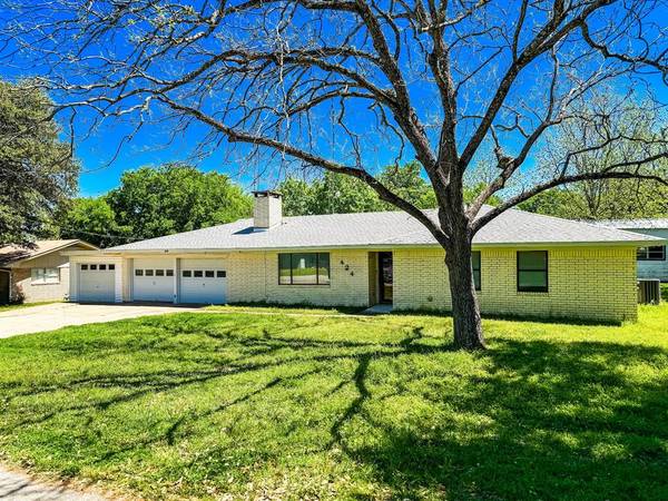 424 N Mount Street, Fairfield, TX 75840