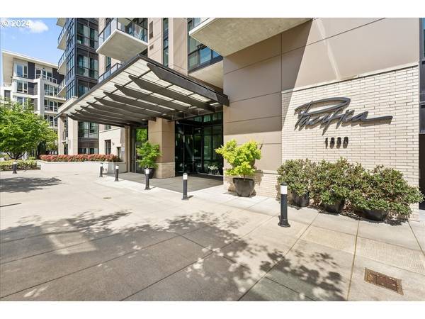 1830 NW RIVERSCAPE ST #107,  Portland,  OR 97209