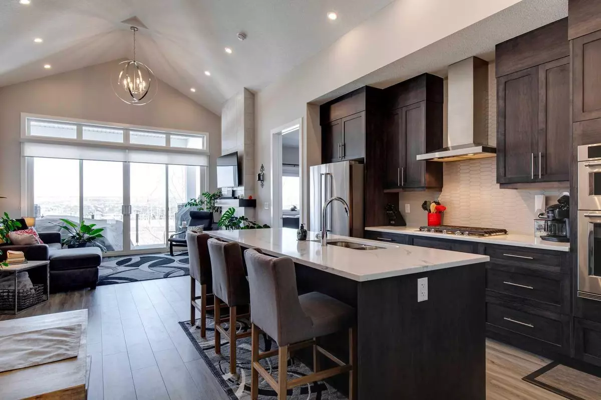 Calgary, AB T3B 6L6,808 Crestridge Common SW